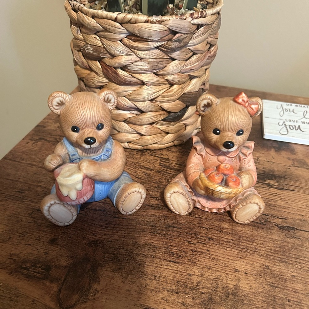 Vintage Home Interiors bear figurines